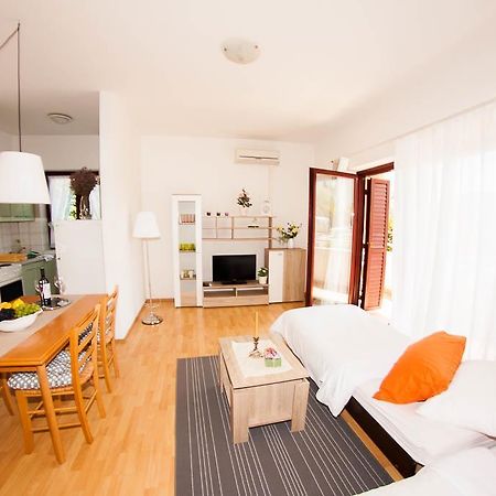 Apartments Labinac Pula Exterior photo